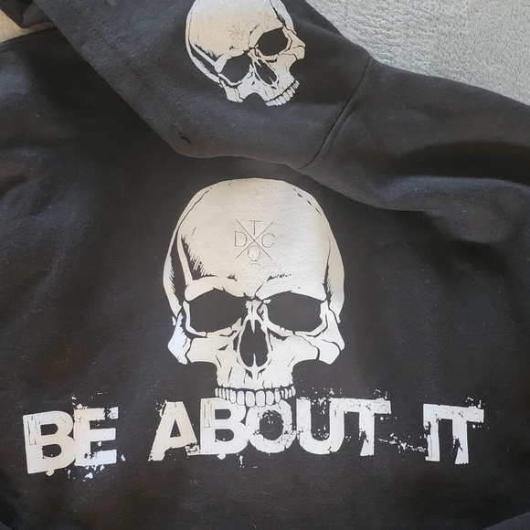Skull Cropped Hoodie - Picture 2 of 2